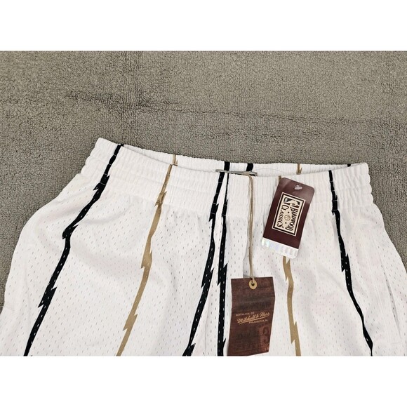 Toronto Raptors Mitchell Ness Reload 3.0 Swingman Shorts Men's M White 1998 - Picture 7 of 12